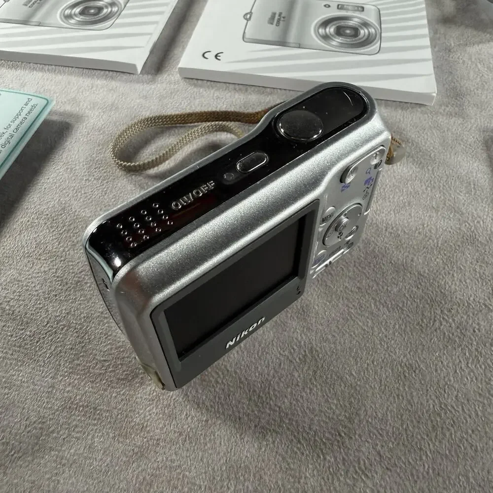 Vintage Coolpix L4 Y2K Digital Camera PARTS